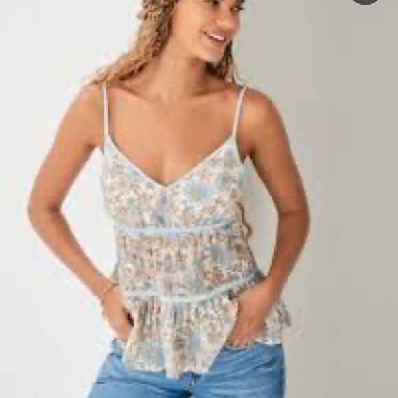 American Eagle Outfitters Tops - NWT American Eagle Outfitters Floral Cami with Lace Trim